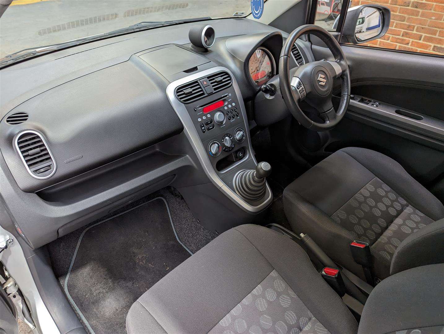 <p>2010 SUZUKI SPLASH GLS</p>