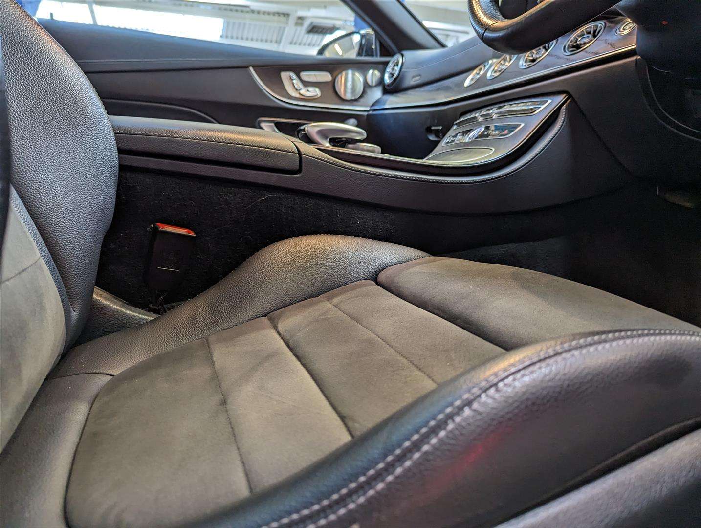 <p>2018 MERCEDES-BENZ E 220 D AMG LINE PREMIUM+</p>