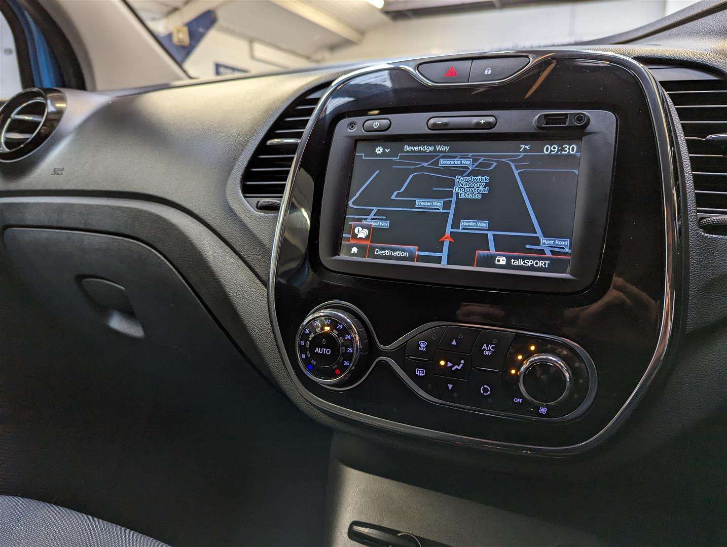 <p>2016 RENAULT CAPTUR DYNAMIQUE S NAV DC</p>