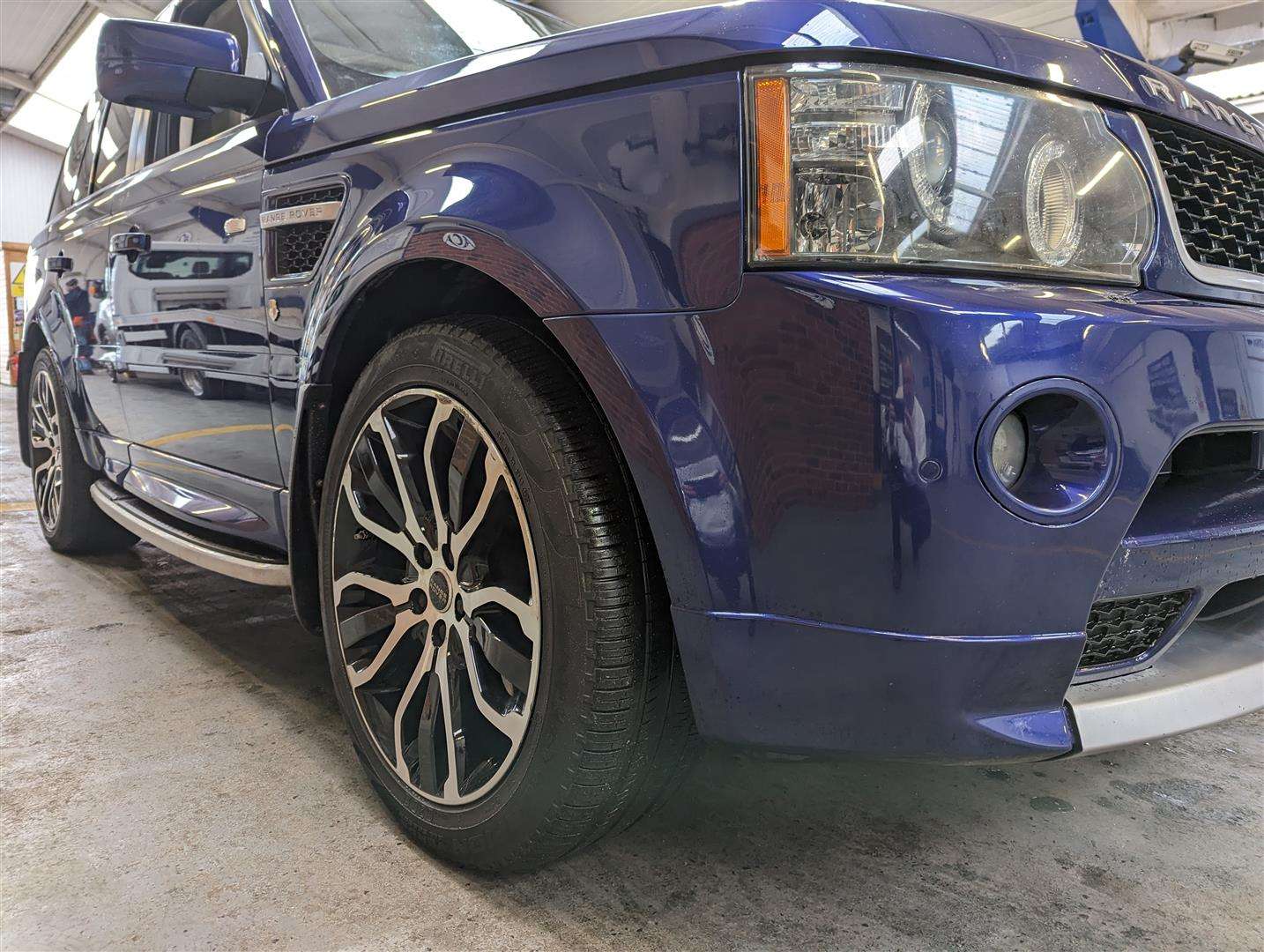 <p>2011 LAND ROVER RANGE ROVER **SOLD</p>