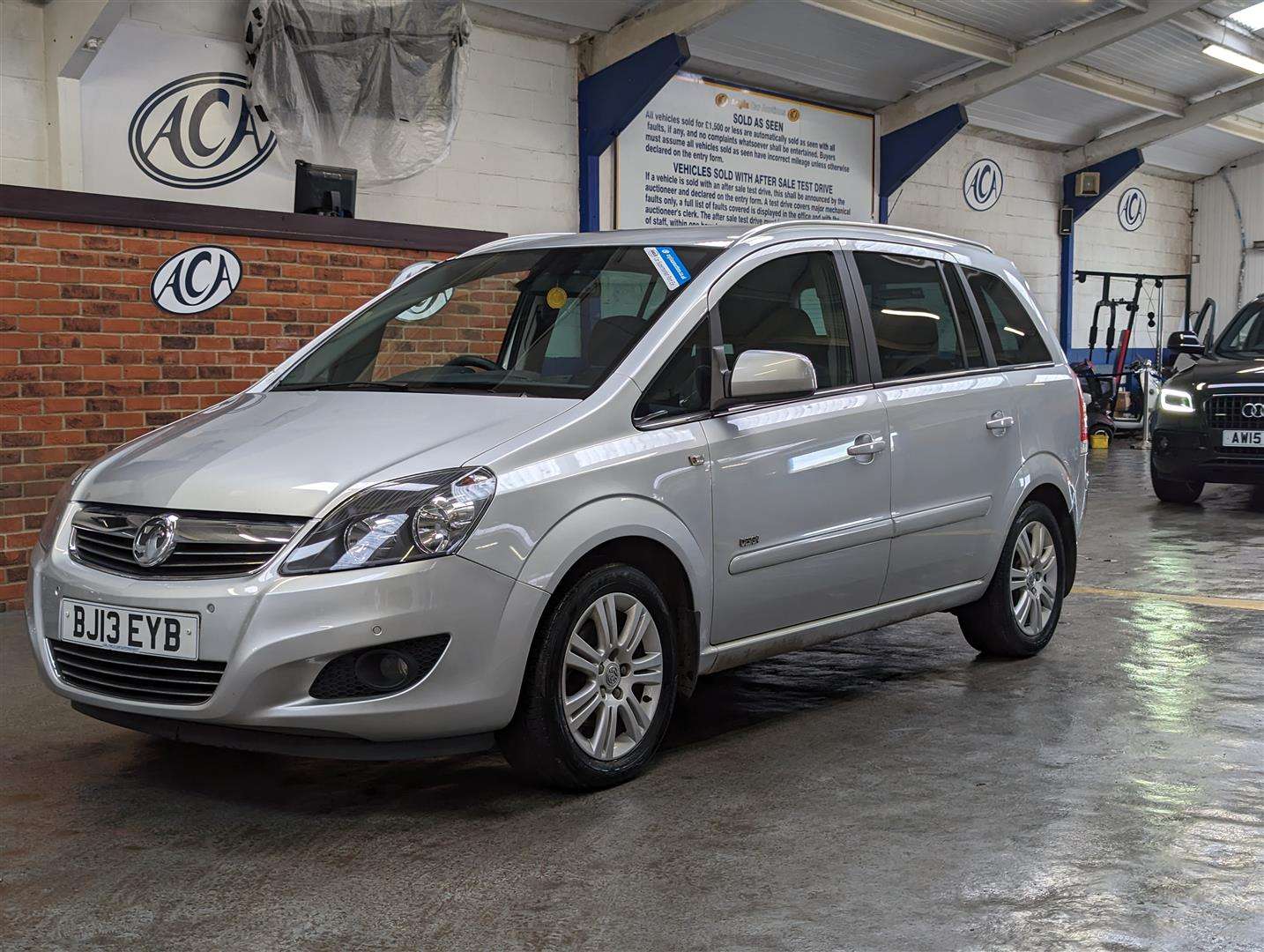 <p>2013 VAUXHALL ZAFIRA DESIGN NAV</p>