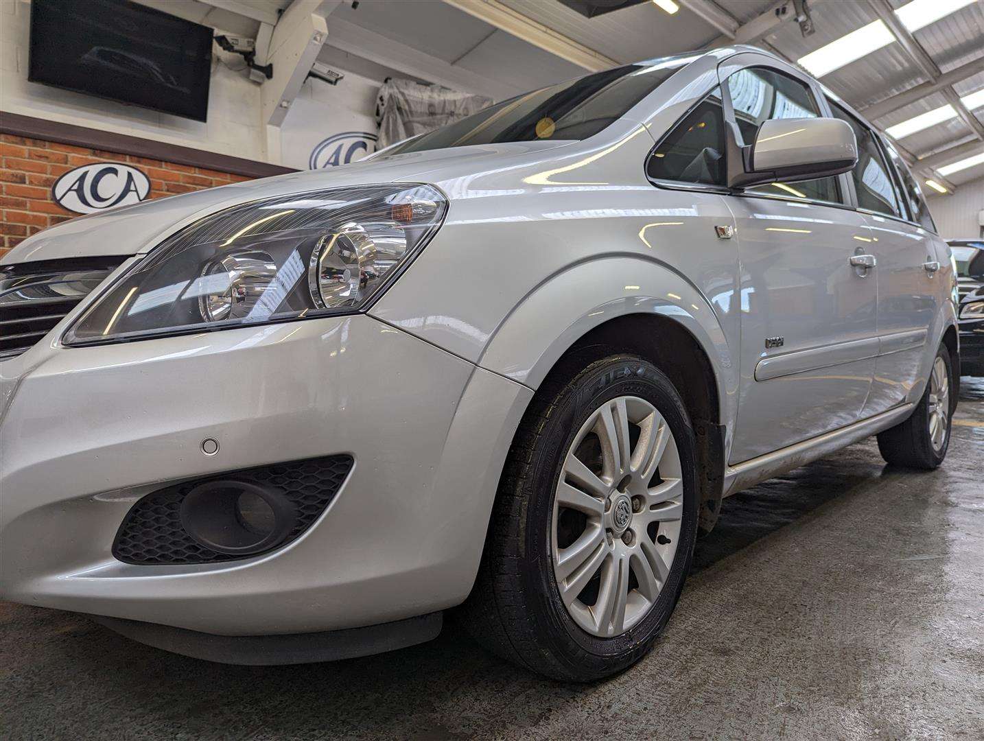 <p>2013 VAUXHALL ZAFIRA DESIGN NAV</p>