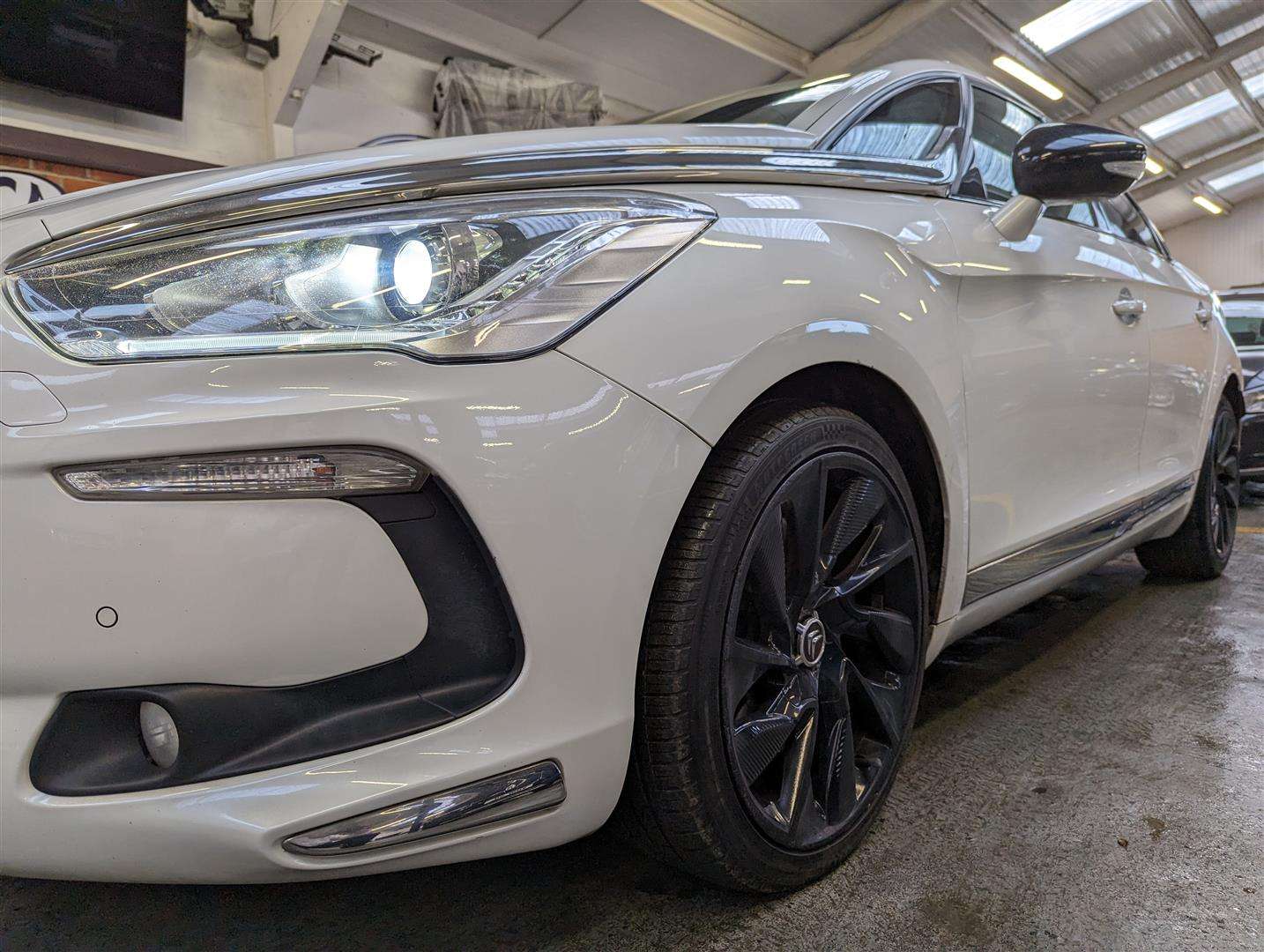 <p>2015 CITROEN DS5 DSPORT BLUEHDI AUTO</p>