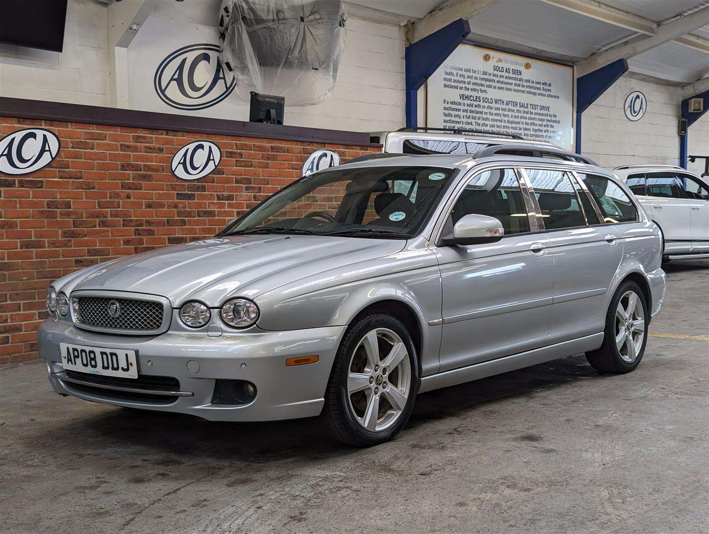 <p>2008 JAGUAR X-TYPE SE</p>