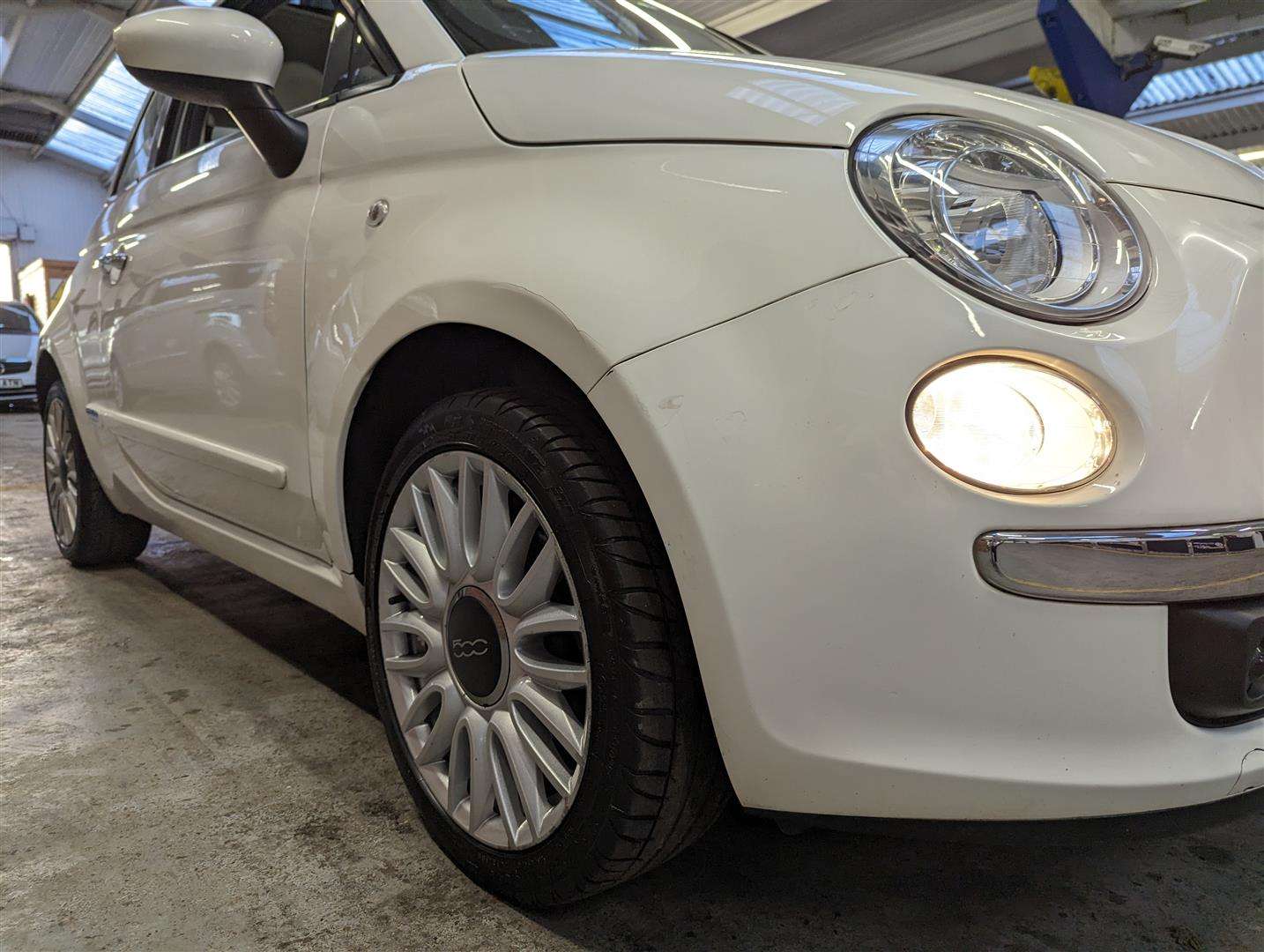 <p>2015 FIAT 500 LOUNGE</p>