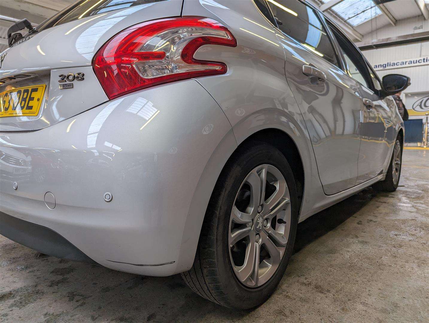 <p>2013 PEUGEOT 208 ALLURE E-HDI</p>