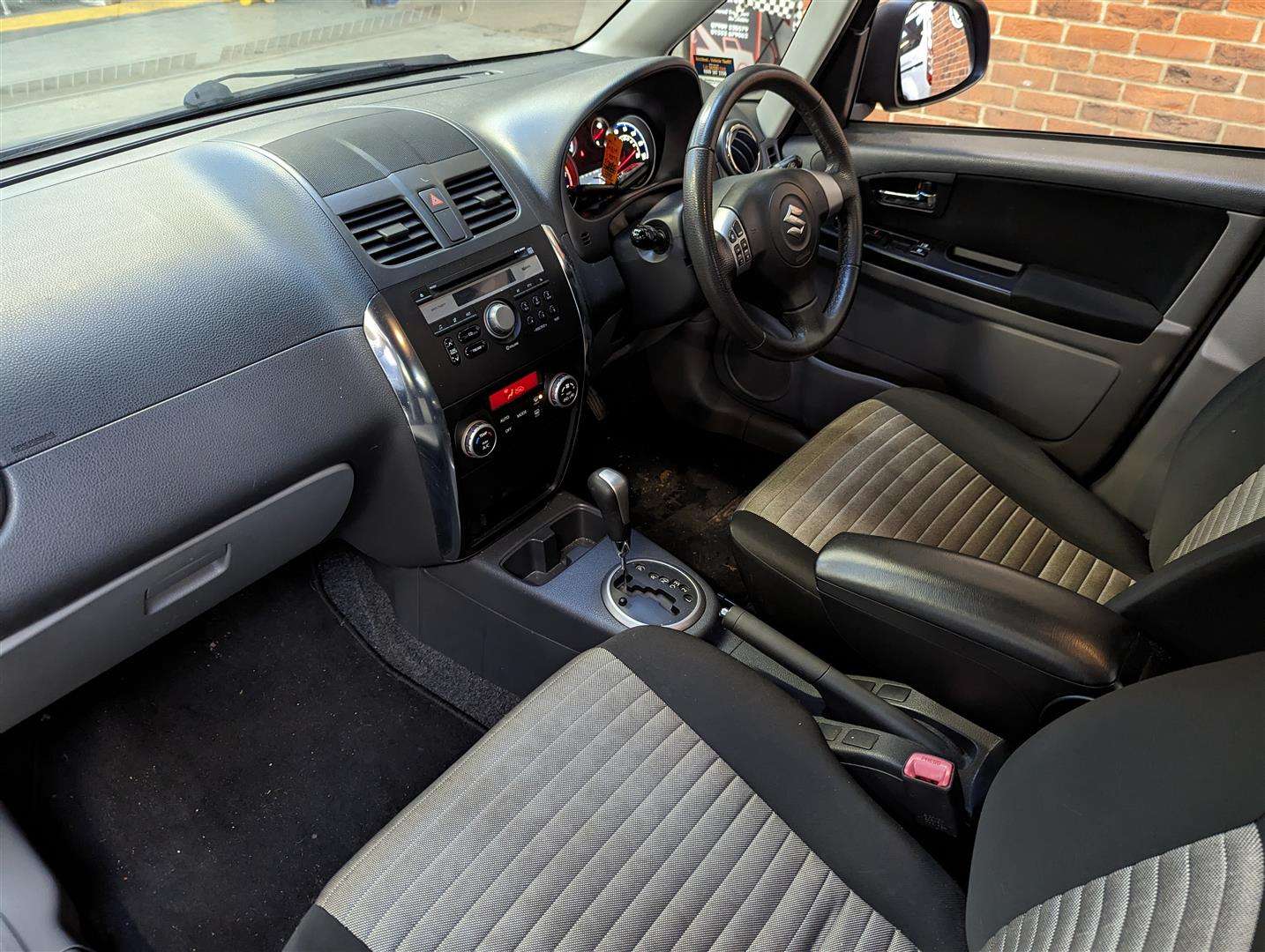 <p>2011 SUZUKI SX4 SZ4 AUTO</p>