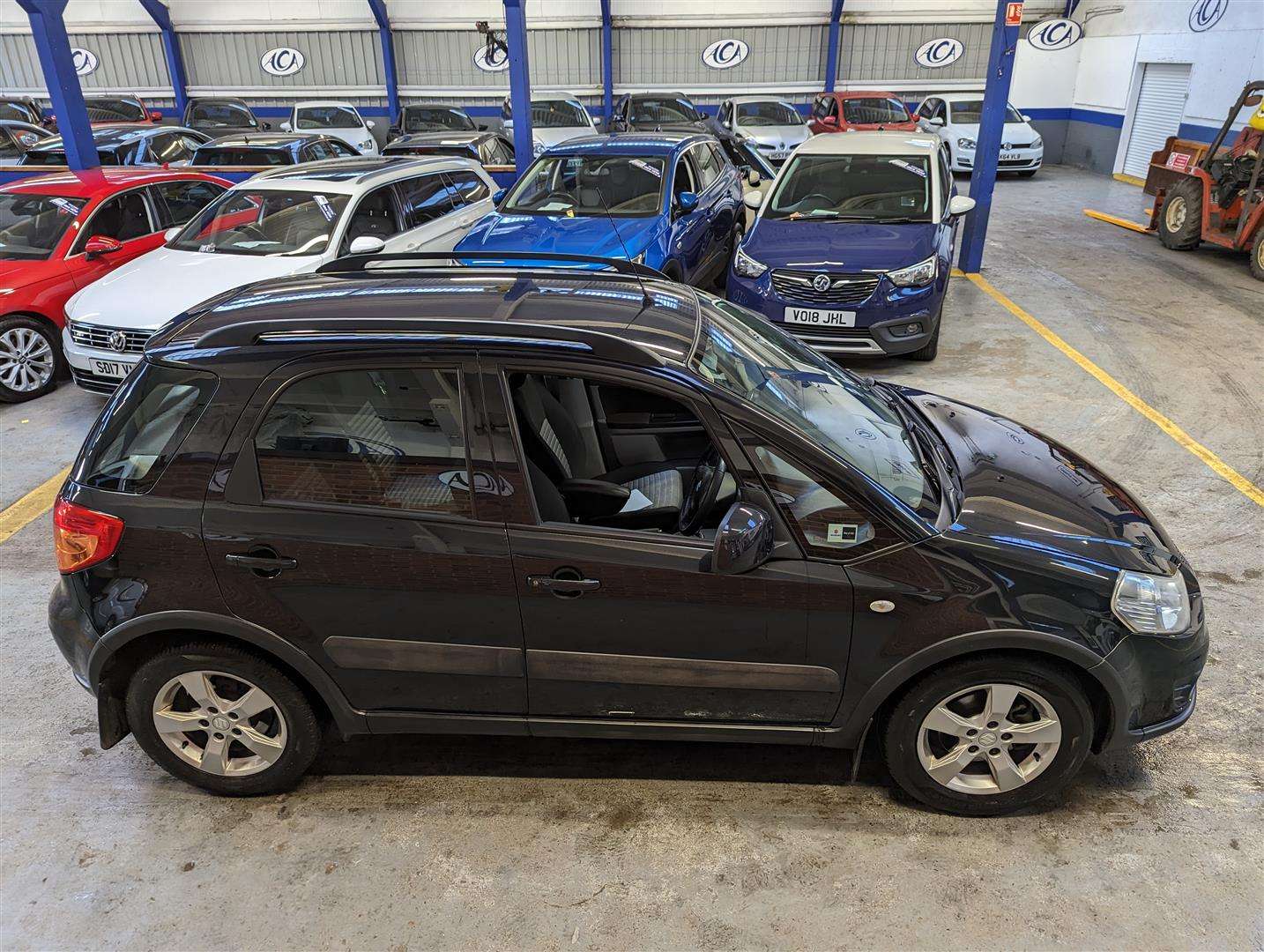 <p>2011 SUZUKI SX4 SZ4 AUTO</p>