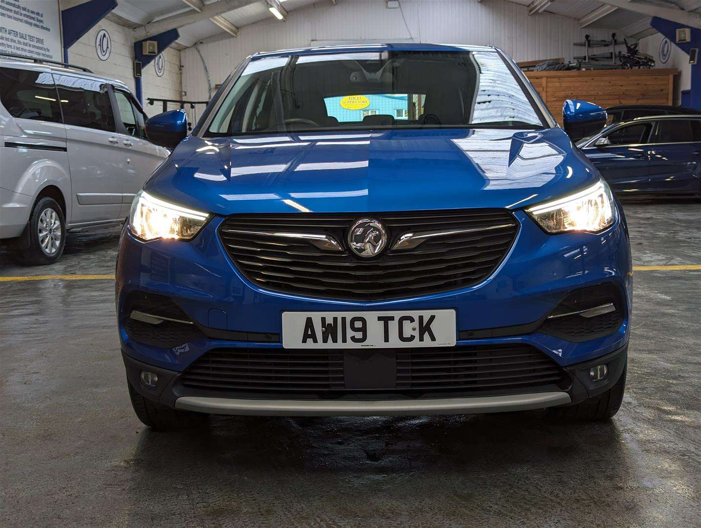 <p>2019 VAUXHALL GRANDLAND X TECH LN NAV T</p>