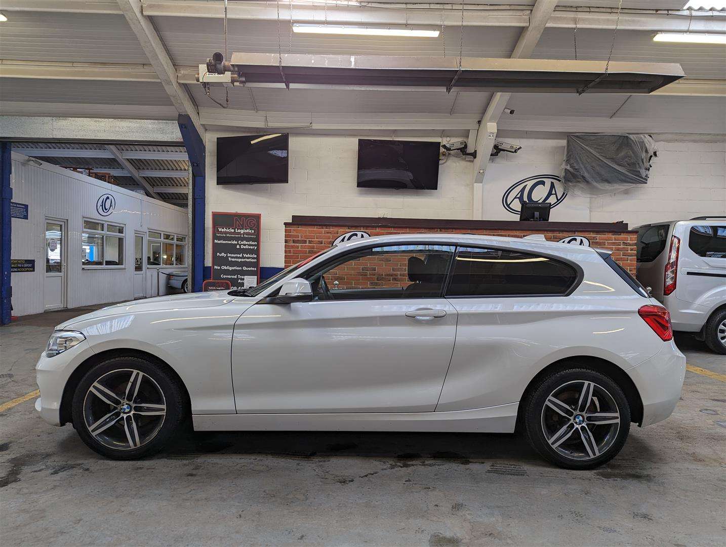 <p>2015 BMW 116D SPORT</p>