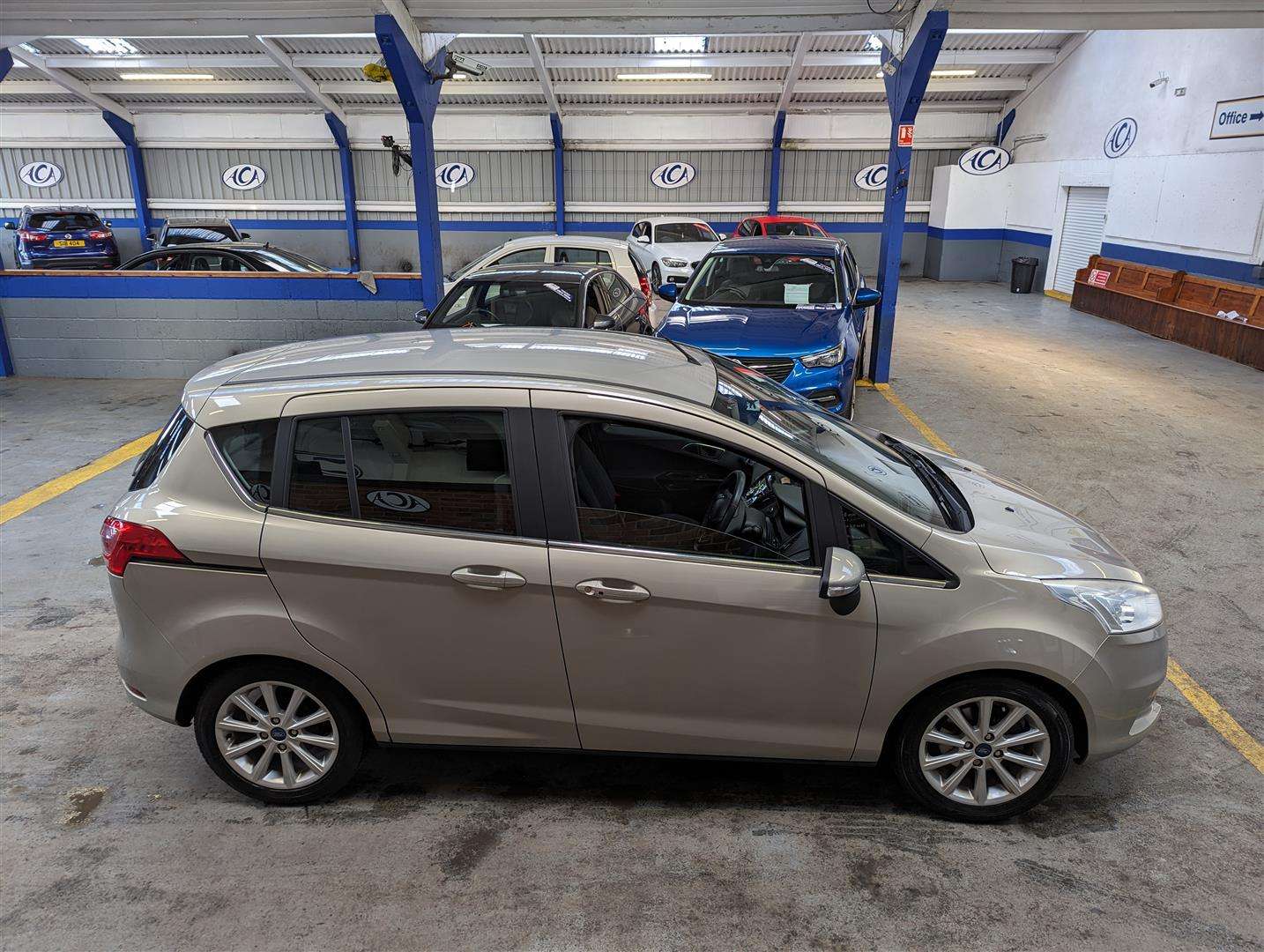 <p>2014 FORD B-MAX TITANIUM AUTO</p>