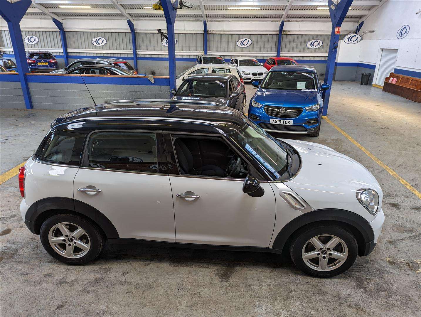 <p>2012 MINI COUNTRYMAN COOPER D</p>