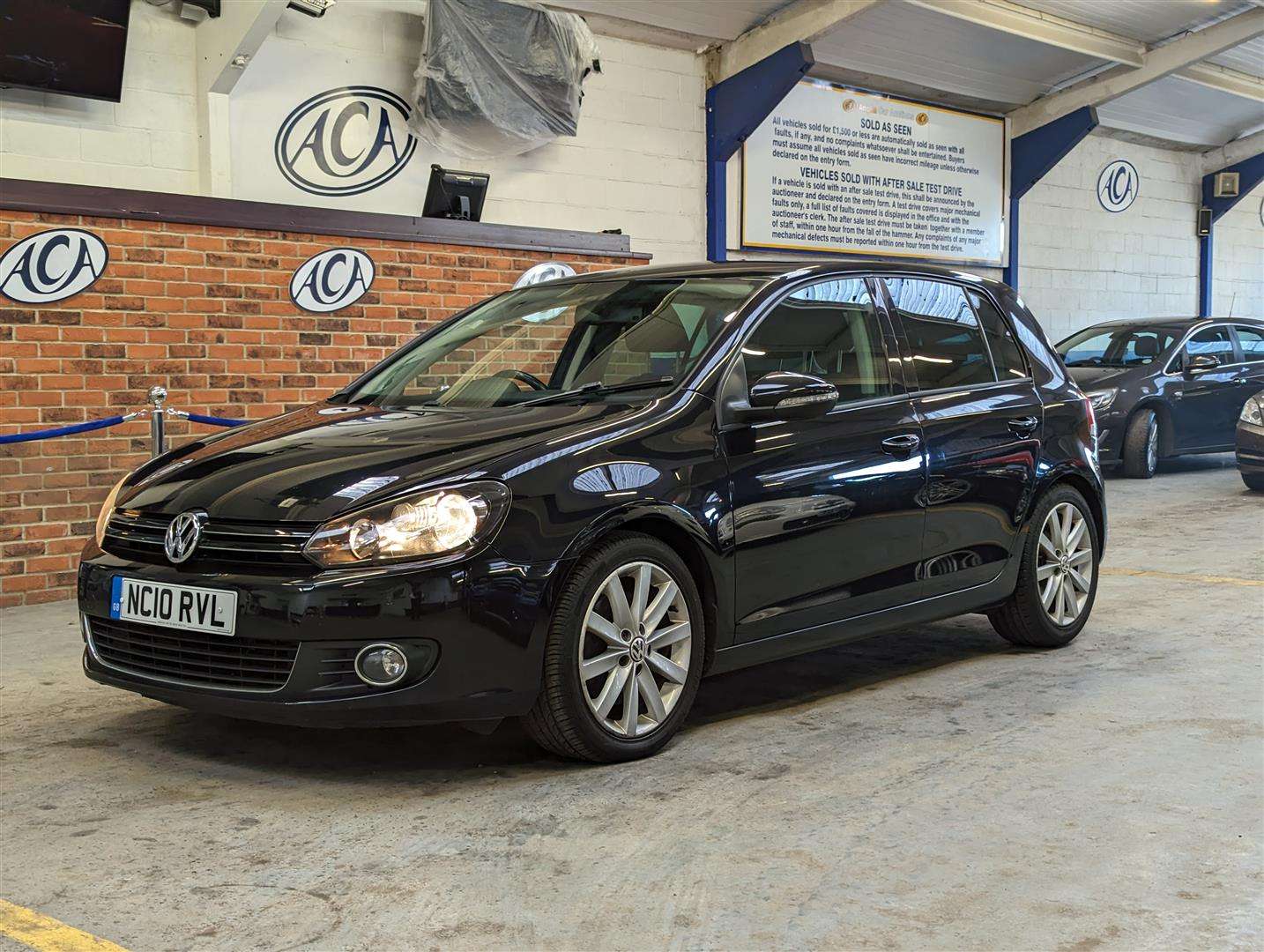 <p>2010 VOLKSWAGEN GOLF GT TSI</p>