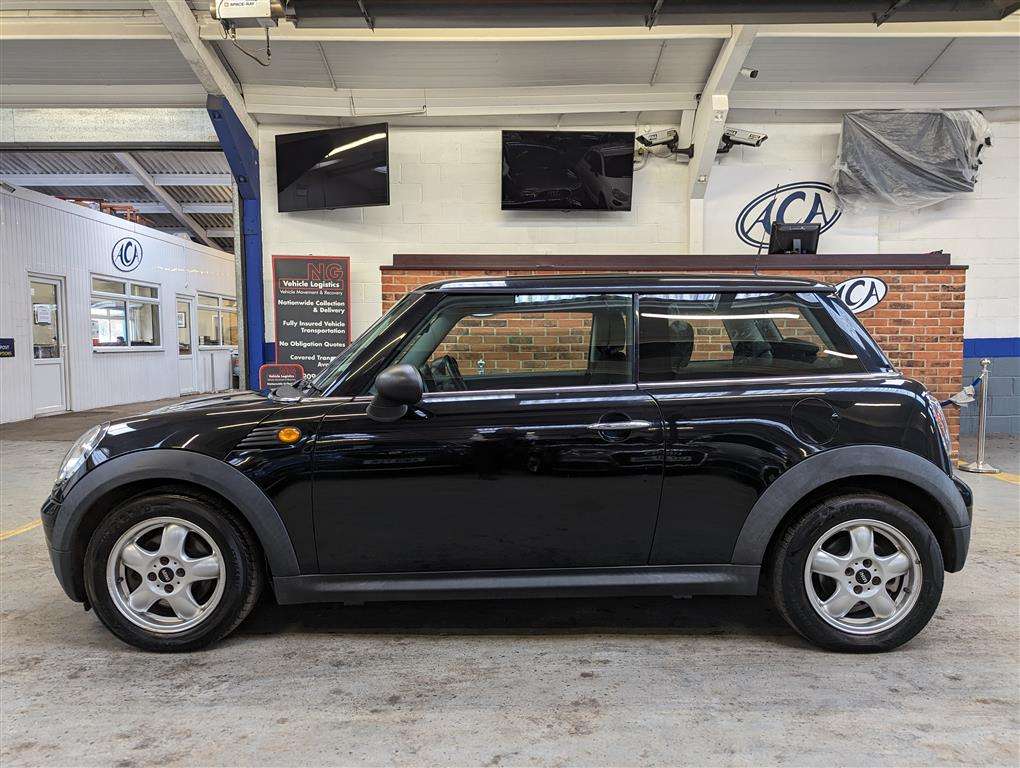 <p>2009 MINI ONE</p>