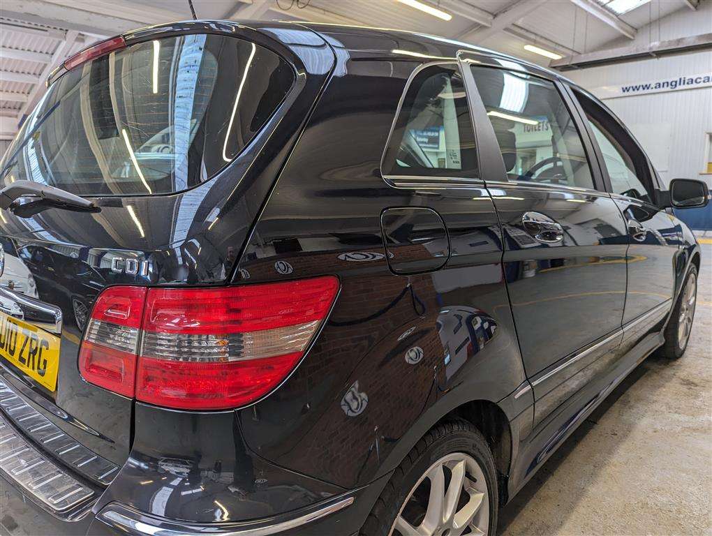 <p>2010 MERCEDES-BENZ B200 SPORT CDI AUTO</p>