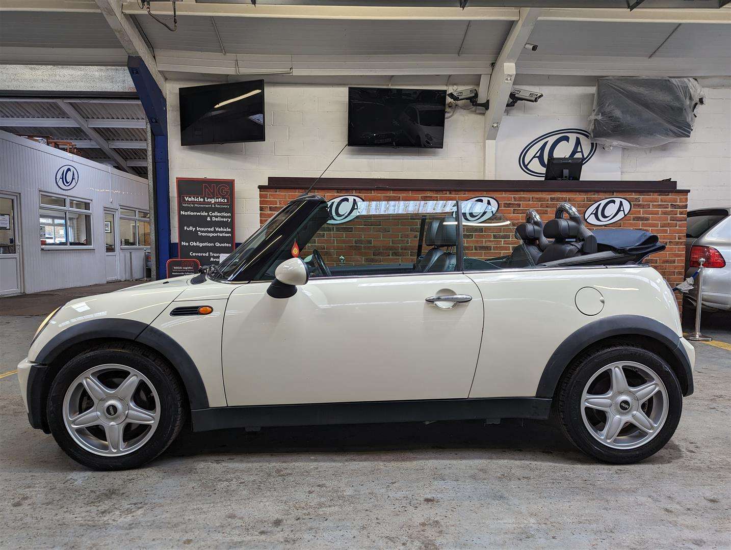 <p>2006 MINI MINI COOPER</p>