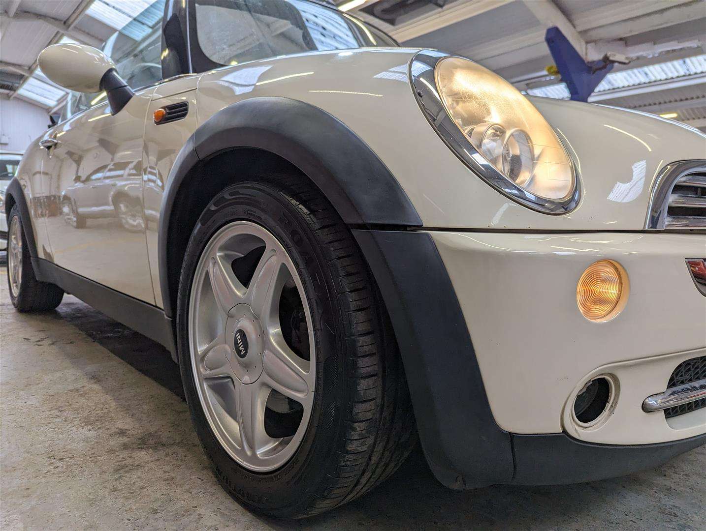 <p>2006 MINI MINI COOPER</p>