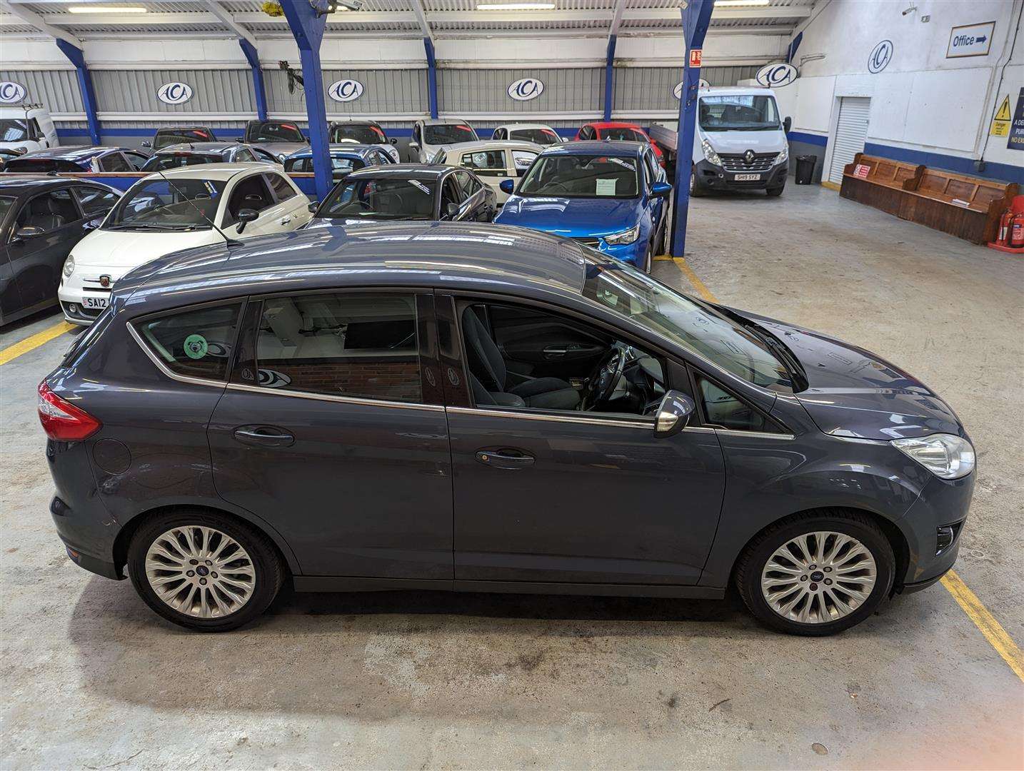 <p>2012 FORD C-MAX TITANIUM TDCI</p>