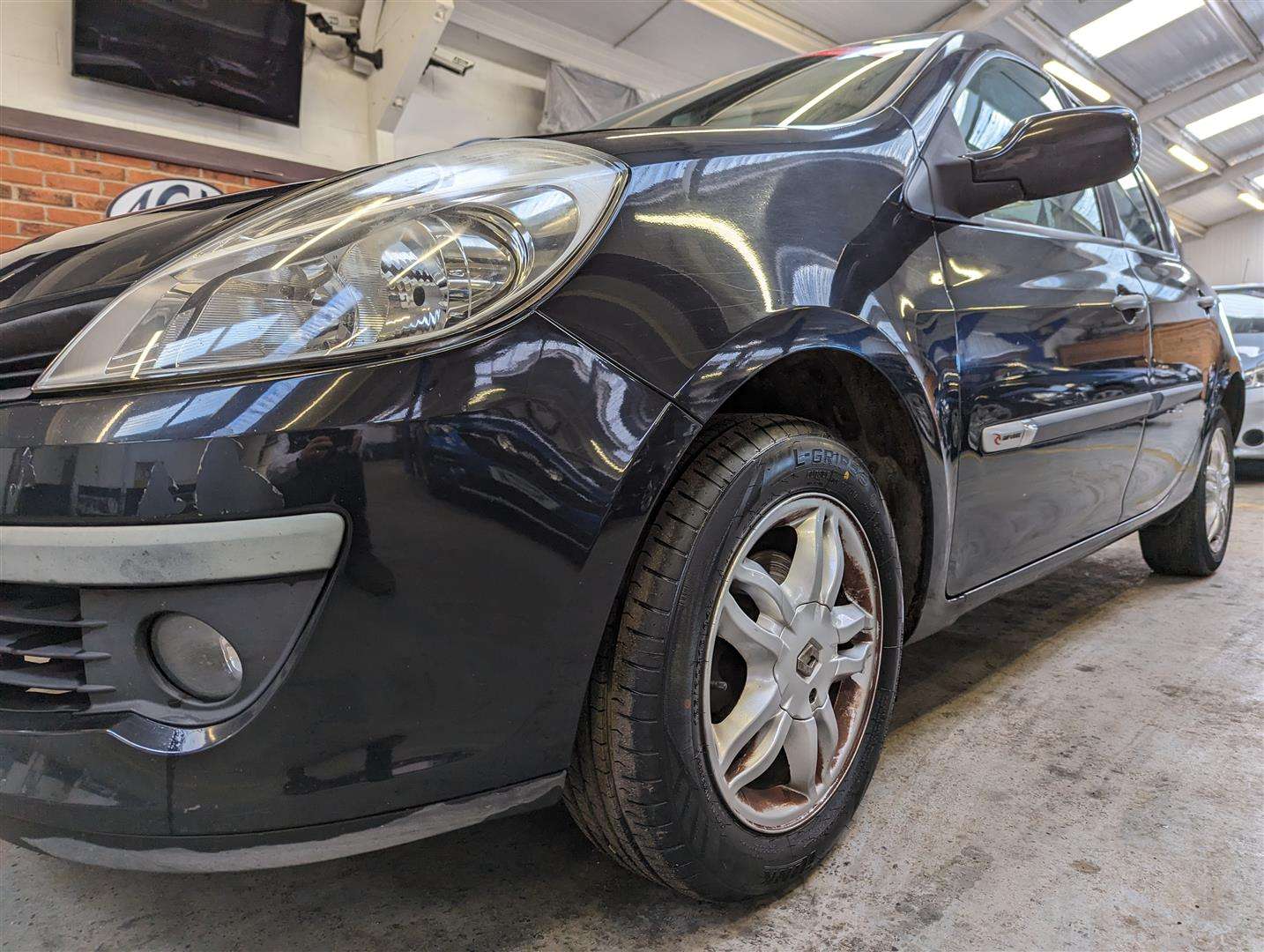 <p>2007 RENAULT CLIO RIP CURL 16V</p>