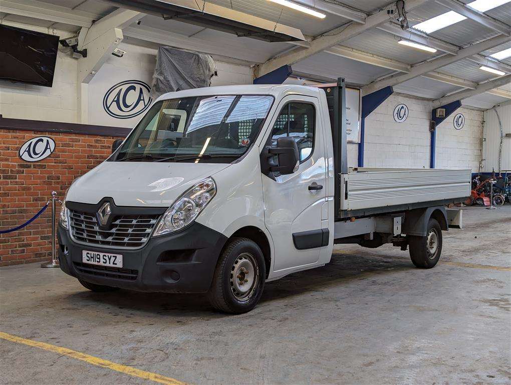 <p>2019 RENAULT MASTER LL35 B-NESS ENERGY</p>