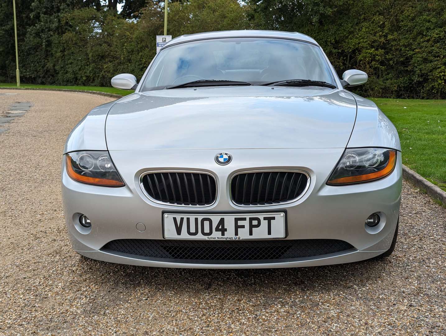 <p>2004 BMW Z4 2.2i SE CONVERTIBLE&nbsp;</p>