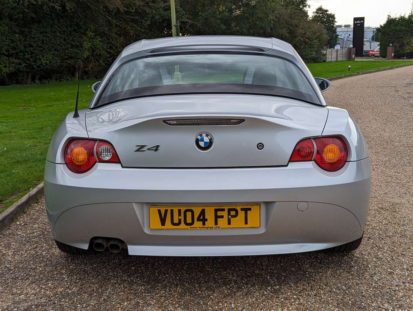 <p>2004 BMW Z4 2.2i SE CONVERTIBLE&nbsp;</p>