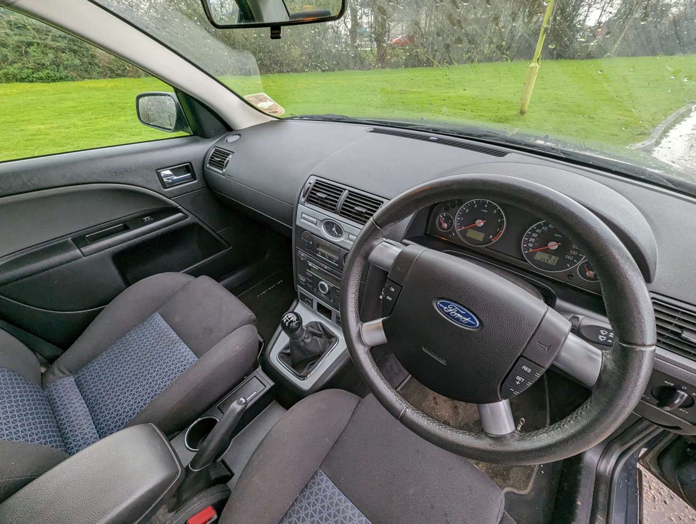 <p>2005 FORD MONDEO ZETEC</p>