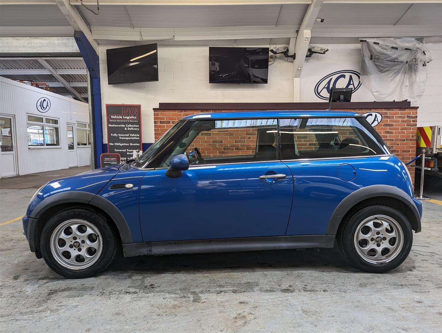 <p>2006 MINI MINI ONE D E4</p>