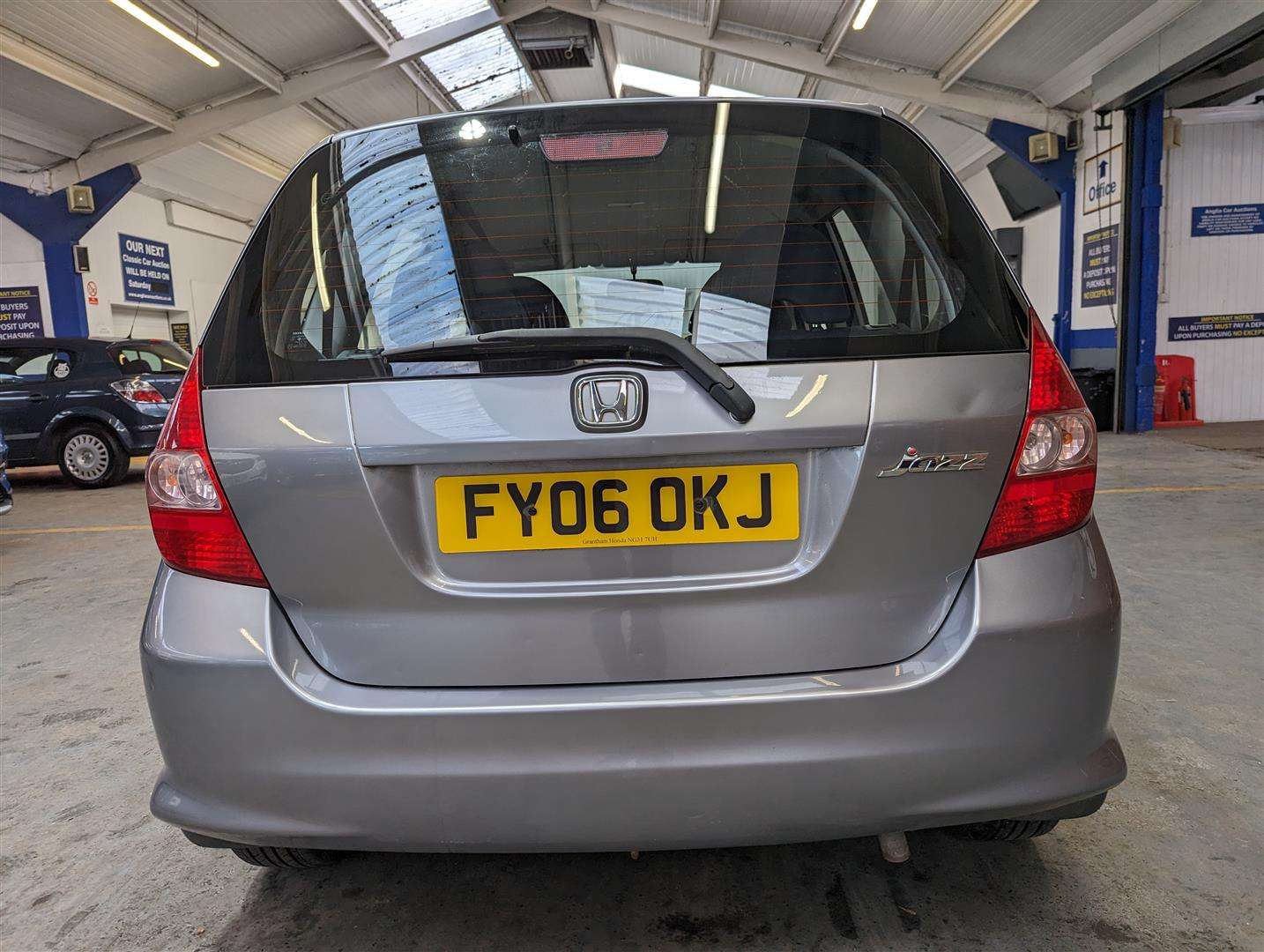 <p>2006 HONDA JAZZ **SOLD</p>