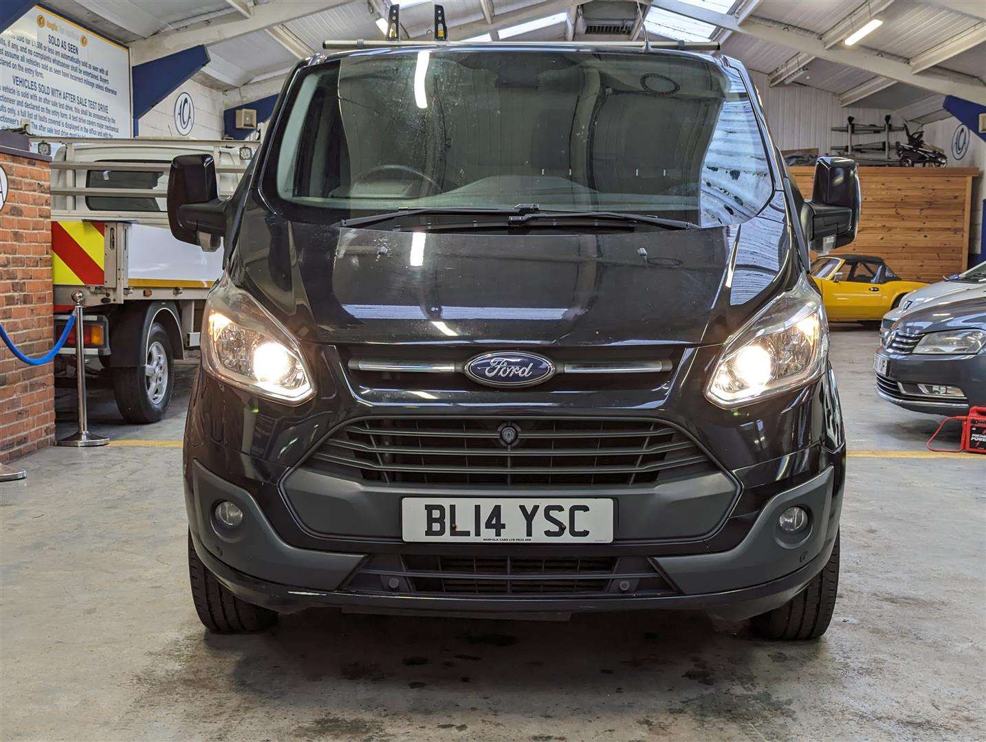 <p>2014 FORD TRANSIT CUSTOM 290 LTD E-TEC</p>