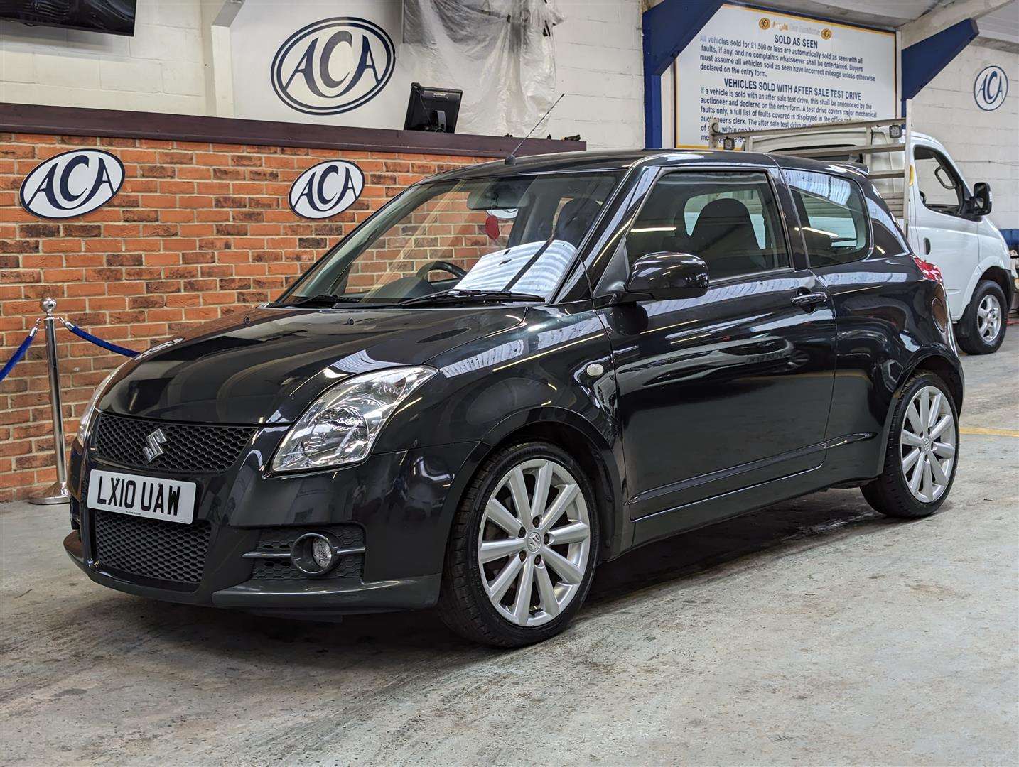 <p>2010 SUZUKI SWIFT SPORT</p>