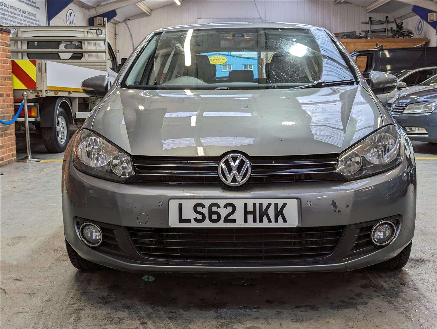 <p>2012 VOLKSWAGEN GOLF MATCH TDI B-TECH DSG</p>