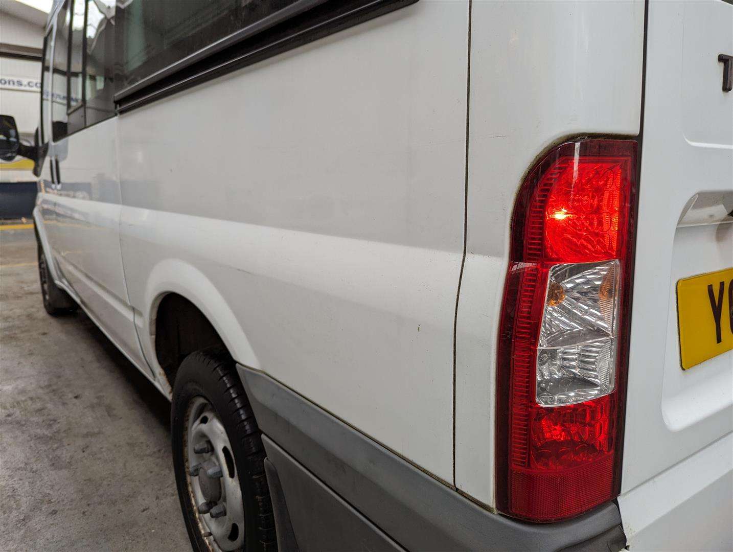 <p>2011 FORD TRANSIT 115 T300M FWD</p>
