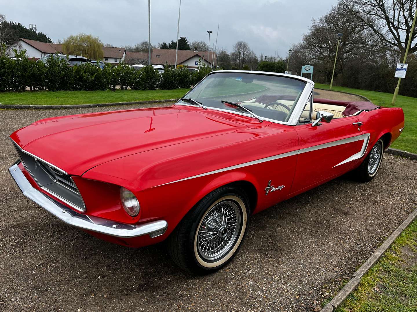 <p>1968 FORD MUSTANG 4.7 V8 AUTO CONVERTIBLE LHD</p>