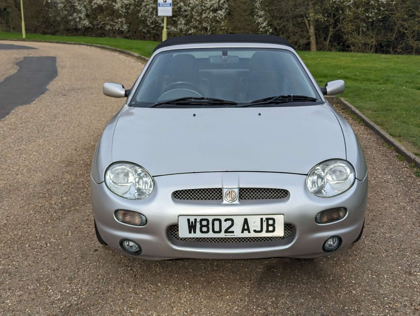 <p>2000 MGF 1.8I VVC</p>