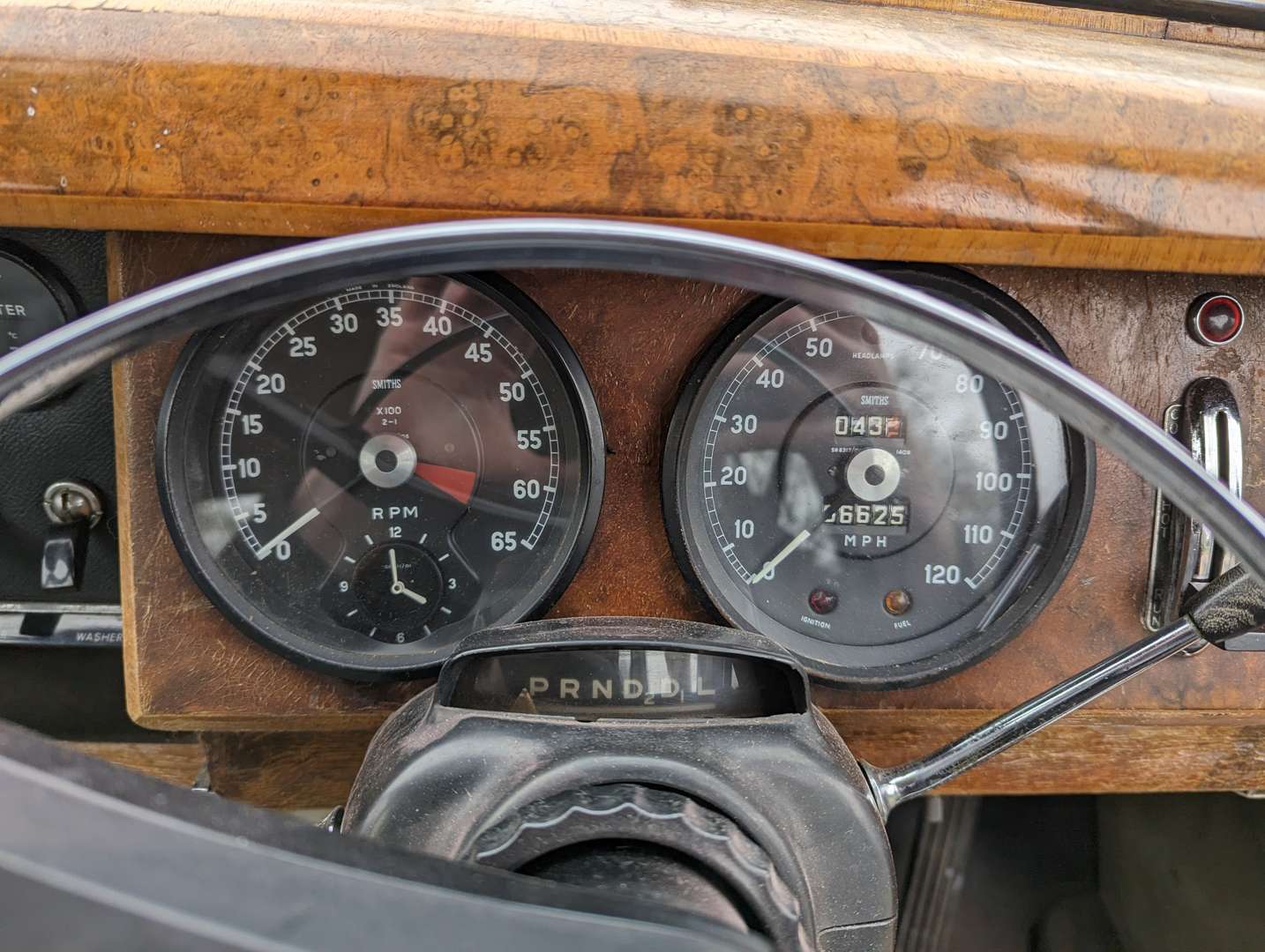 <p>1964 DAIMLER V8 250 AUTO</p>