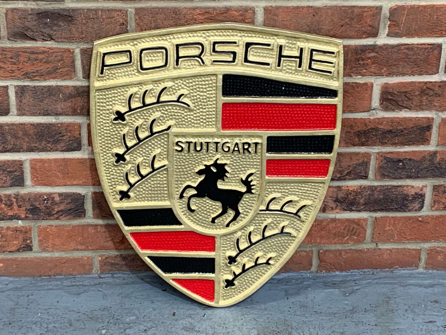 <p>Porsche Cast Aluminium Emblem Sign</p>