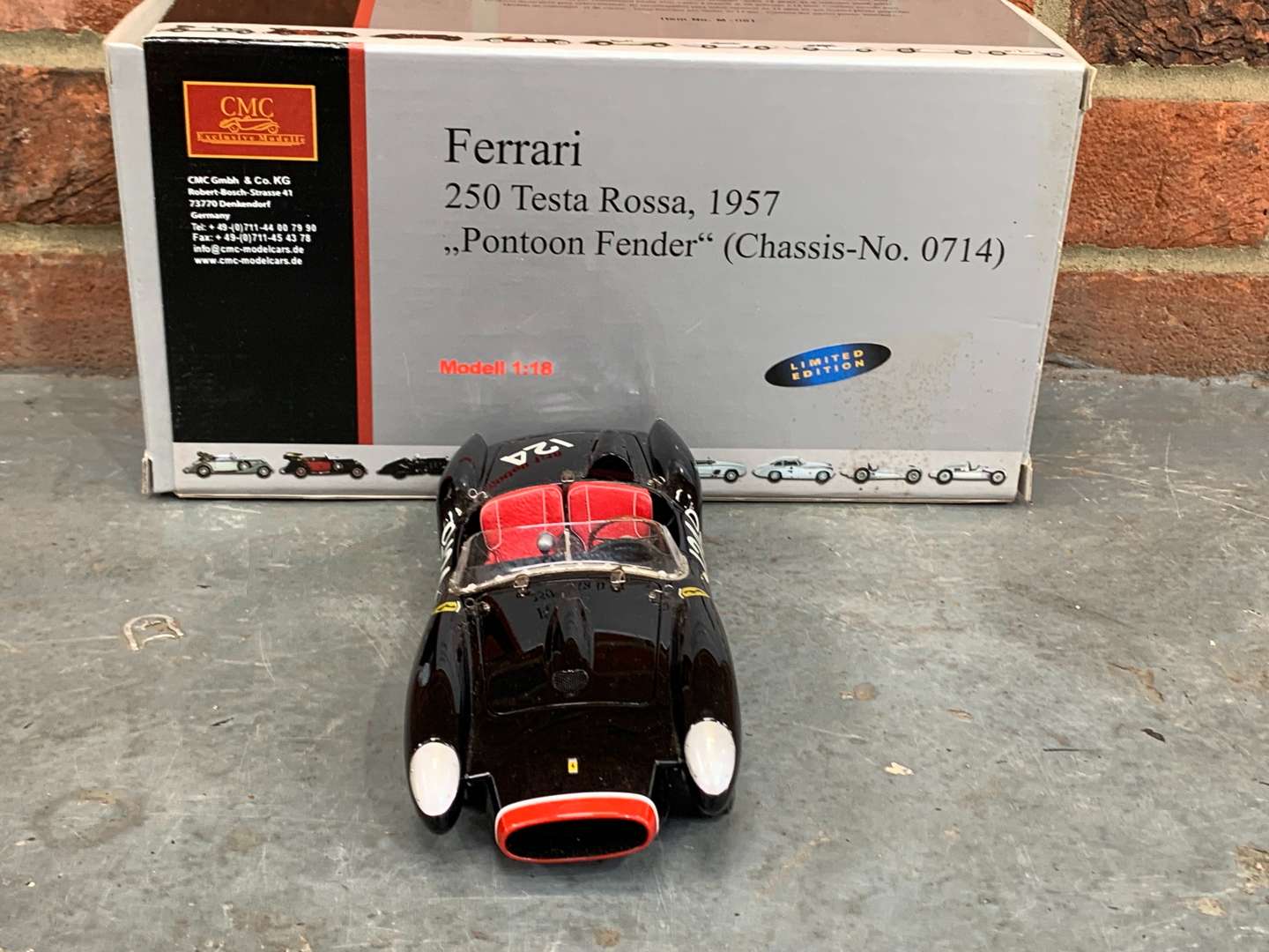 <p>CMC 1957 Ferrari 250 Testa Rossa Pontoon Fender Boxed 1;18 Scale a/f</p>