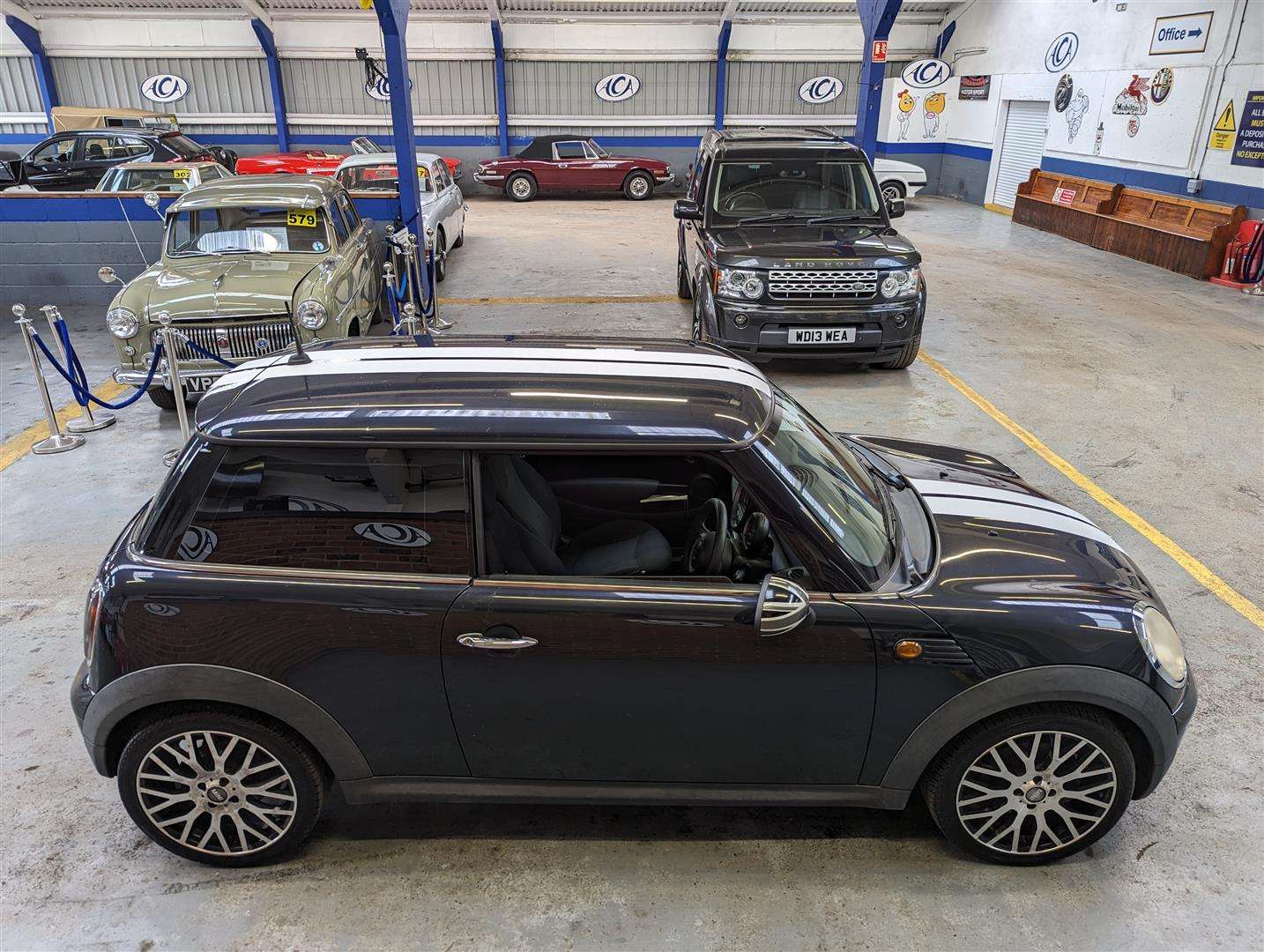 <p>2007 MINI ONE</p>