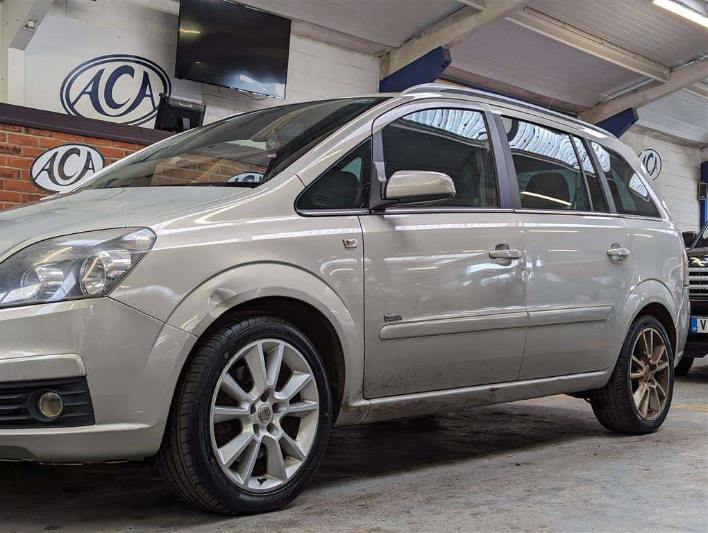 <p>2007 VAUXHALL ZAFIRA DESIGN CDTI 150 E4</p>