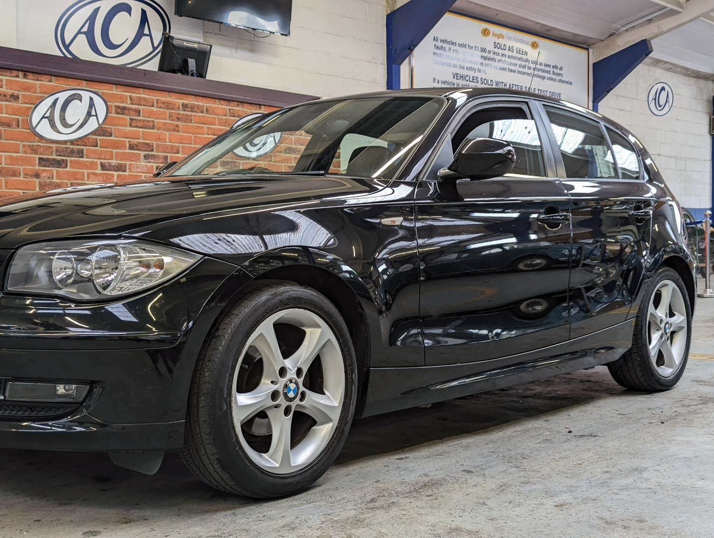 <p>2010 BMW 116I SPORT **SOLD</p>