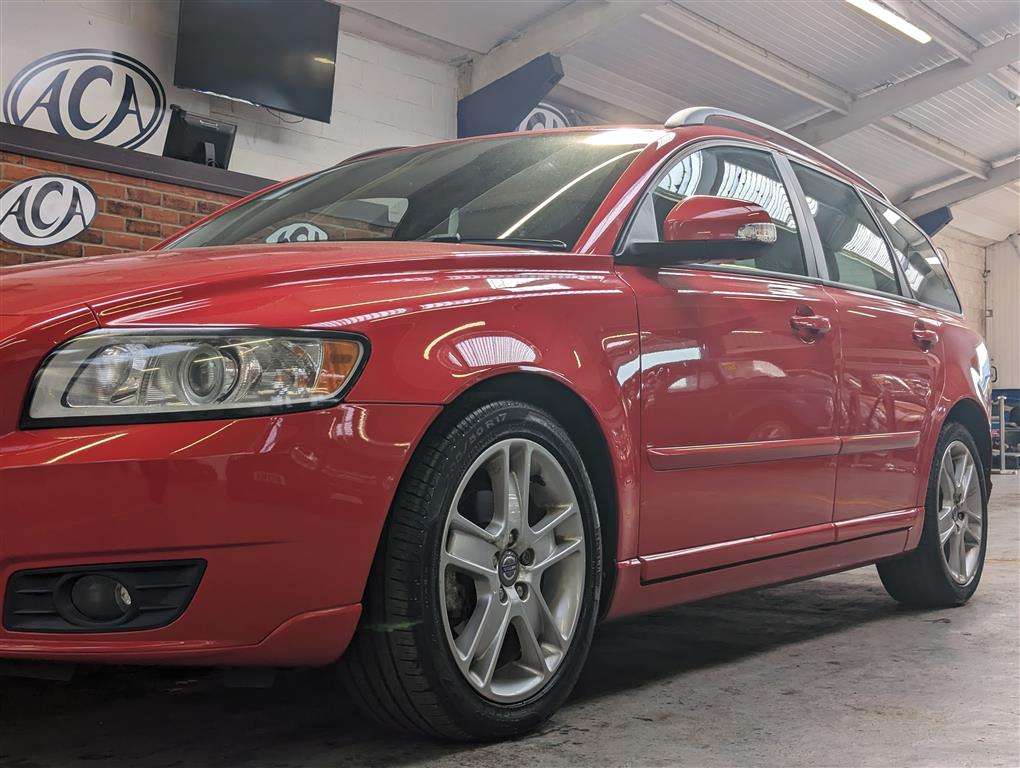 <p>2009 VOLVO V50 SE D DRIVE</p>