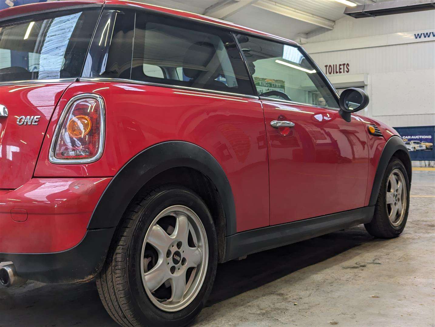 <p>2009 MINI ONE</p>