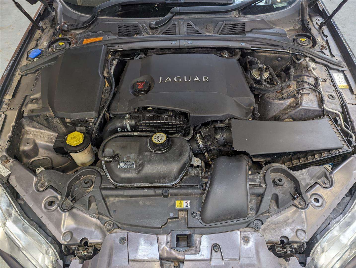 <p>2010 JAGUAR XF S LUXURY V6 AUTO</p>