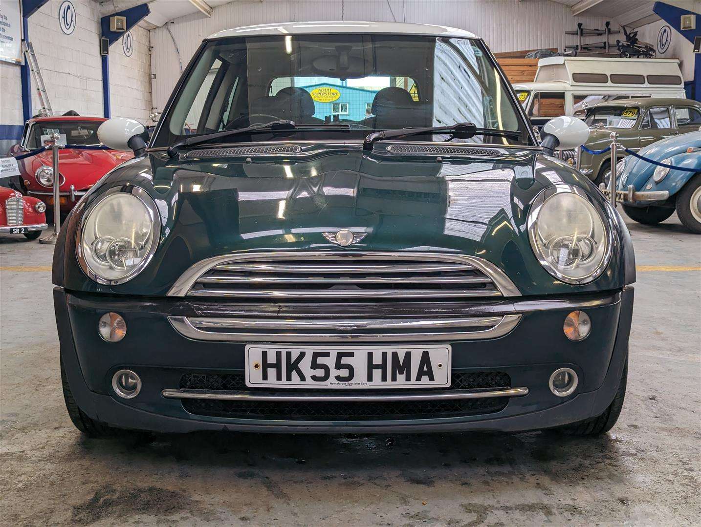 <p>2006 MINI COOPER</p>