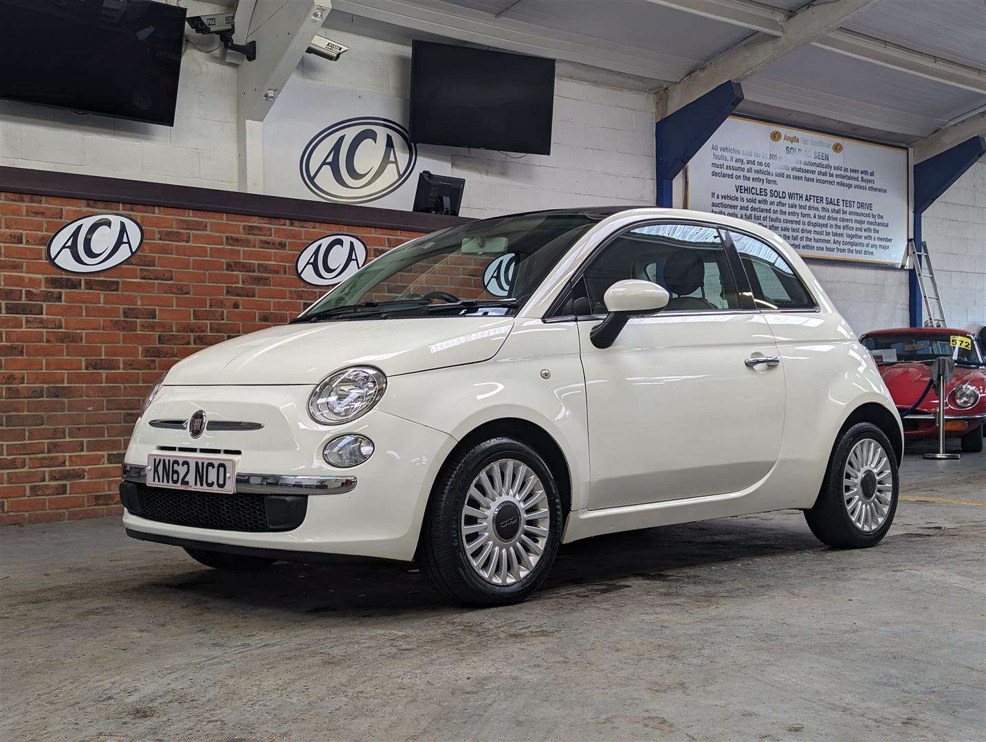 <p>2012 FIAT 500 LOUNGE RHD</p>