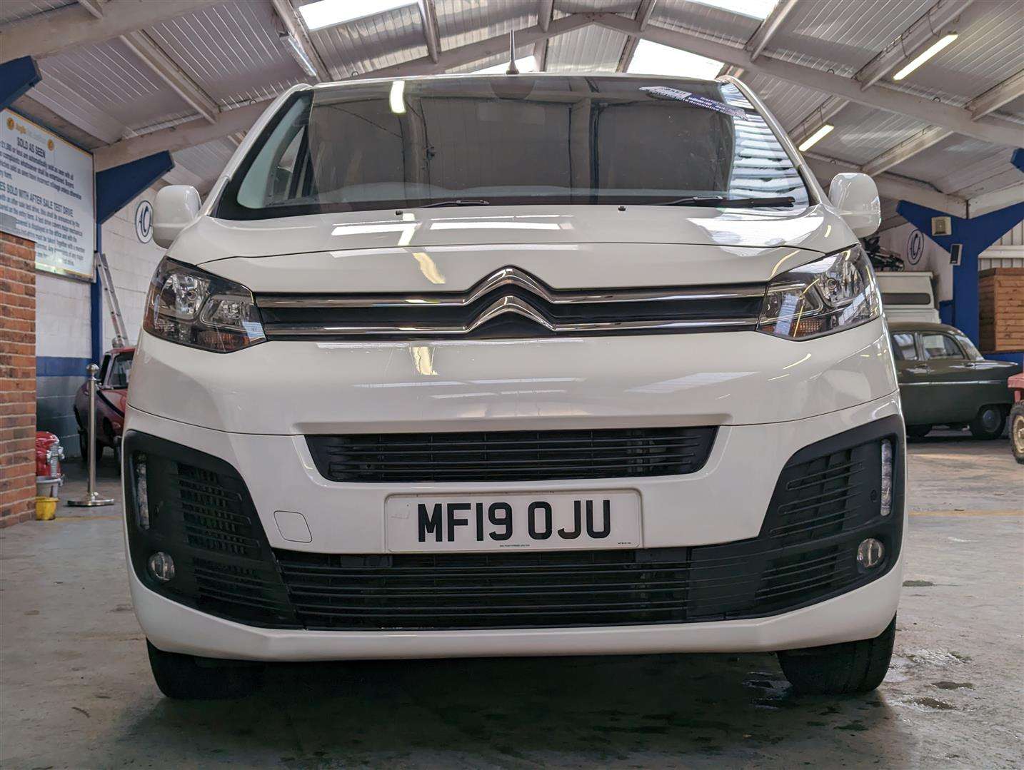 <p>2019 CITROEN DISPATCH 1400 ENPRISE+ BH</p>