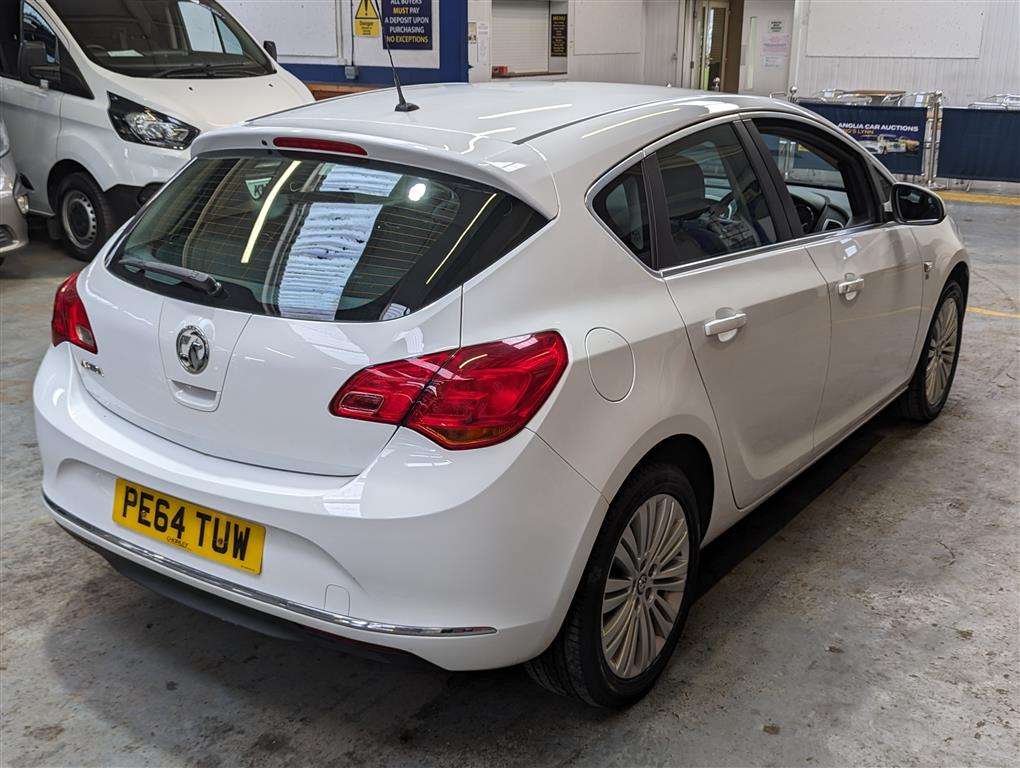 <p>2014 VAUXHALL ASTRA EXCITE</p>