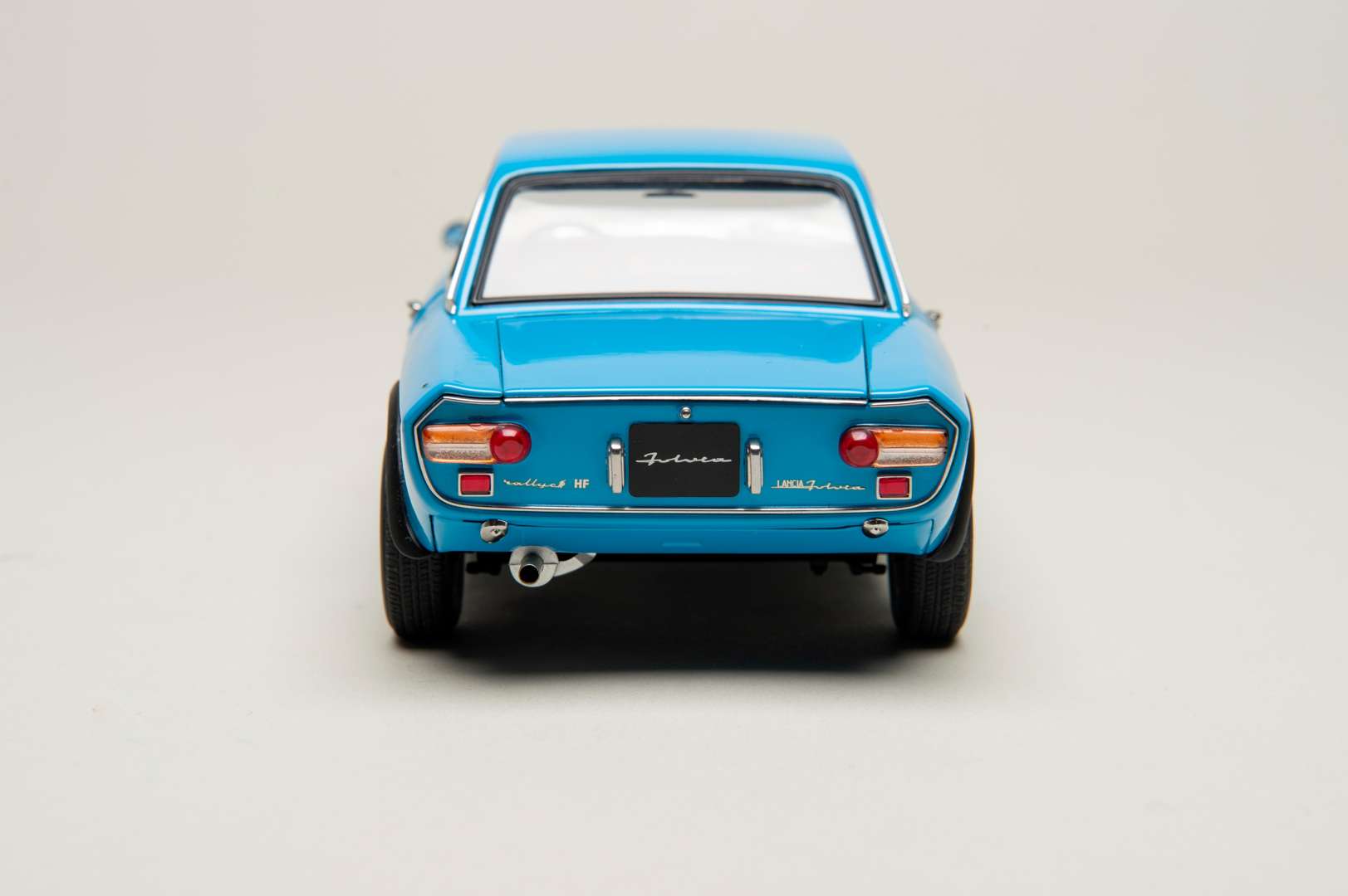 <blockquote><p>AUTOART MILLENIUM, Lancia, 1965, Fulvia, 1.6HF, Fanalone</p></blockquote>
