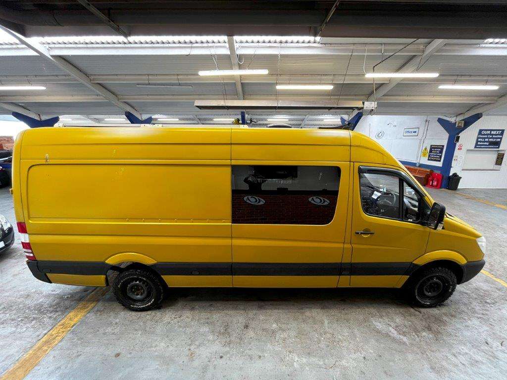 <p>2009 MERCEDES SPRINTER 311 CDI LWB</p>